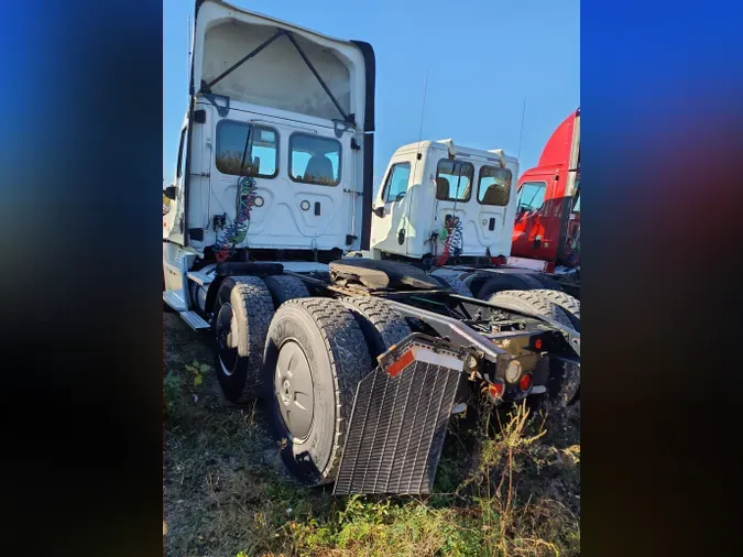 2020 FREIGHTLINER/MERCEDES CASCADIA 125