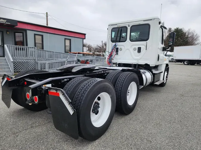 2017 FREIGHTLINER/MERCEDES CASCADIA 125