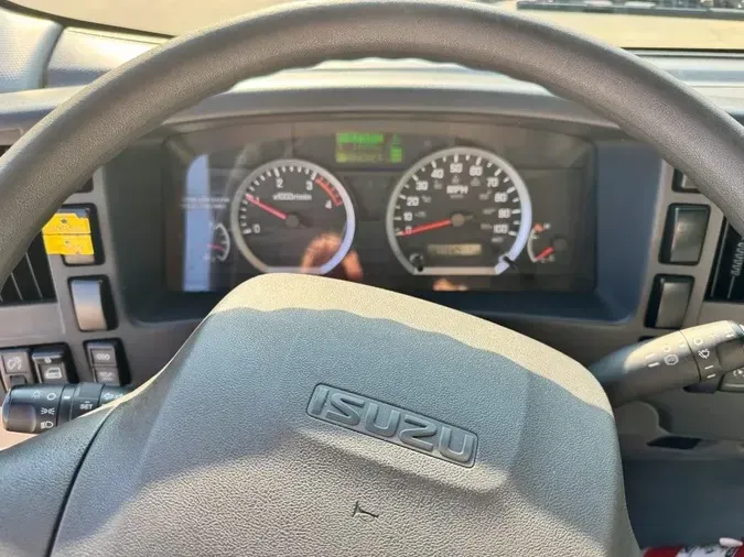 2022 Isuzu NPR-XD