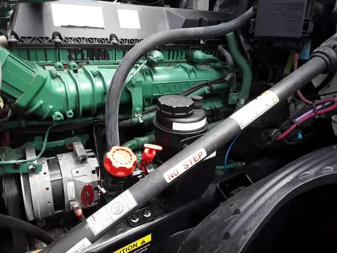 2020 VOLVO VNL64T-760