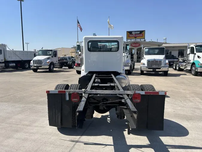 2018 Peterbilt 337