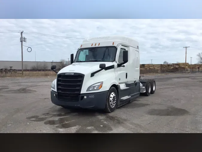 2022 Freightliner Cascadia 126