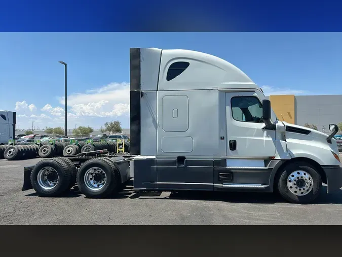 2023 Freightliner Cascadia 126