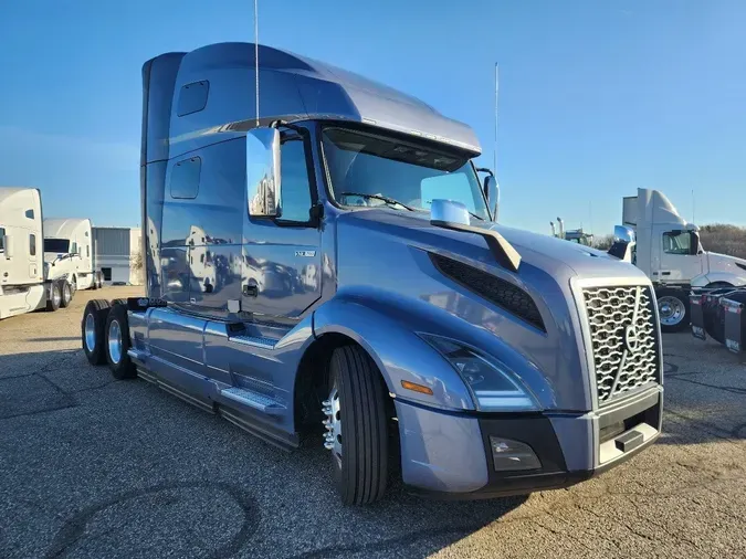 2023 VOLVO VNL64T760