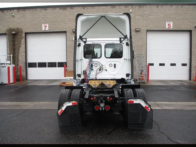 2019 FREIGHTLINER/MERCEDES NEW CASCADIA 126