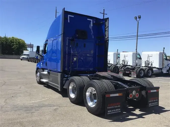 2022 FREIGHTLINER CA126