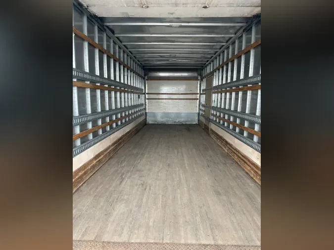 2018 FREIGHTLINER M2 106