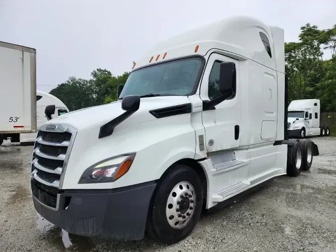 2020 Freightliner T12664ST