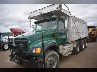 2003 MACK GRANITE CV713