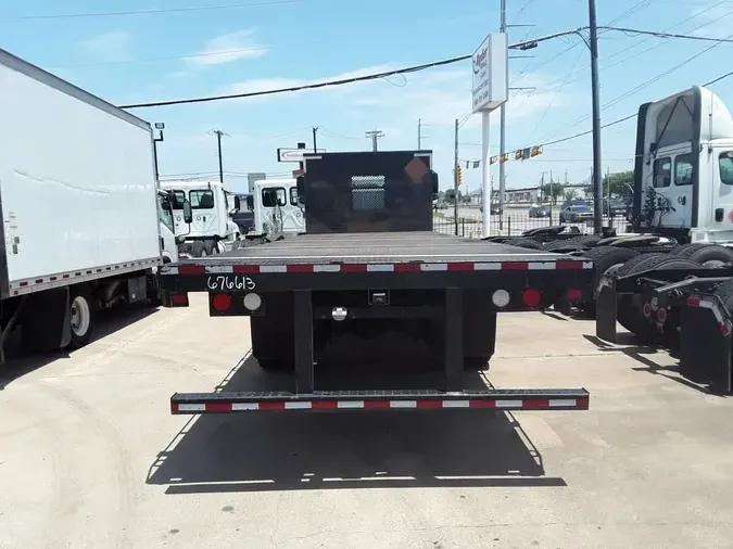 2017 FREIGHTLINER M2 106