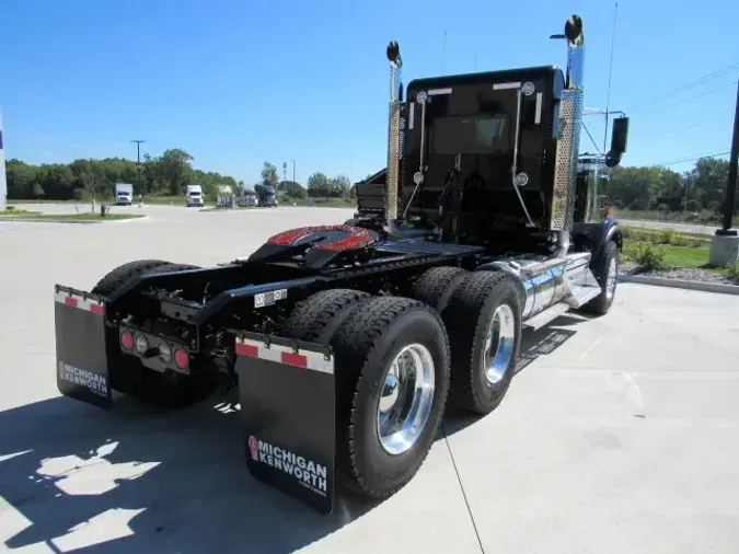 2025 Kenworth W900B