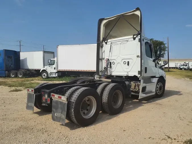 2022 FREIGHTLINER/MERCEDES NEW CASCADIA PX126648aa203e614e8fb95b193328cf3bfb831