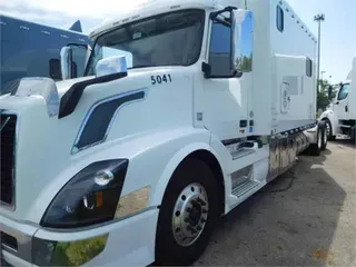 2016 Volvo VNL64T400