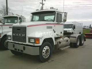 1998 MACK CH613