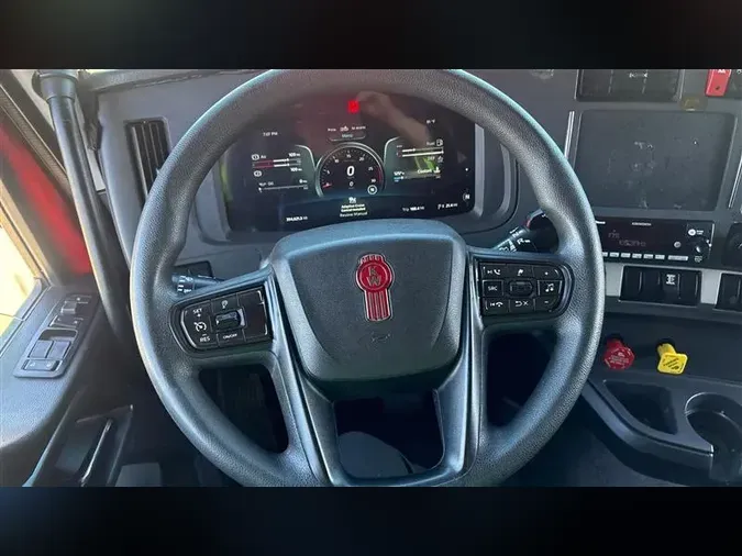 2022 KENWORTH T680