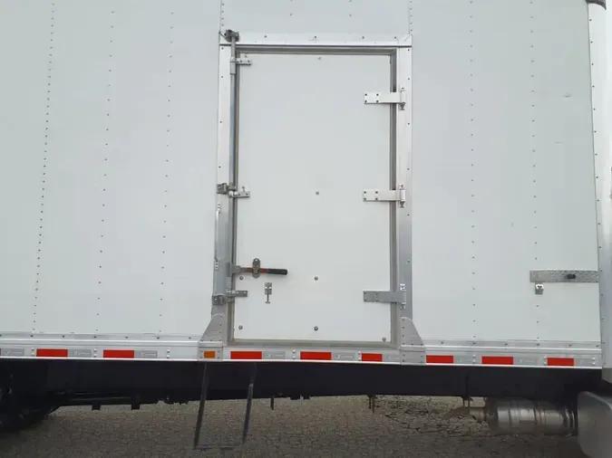 2022 FREIGHTLINER/MERCEDES M2 106