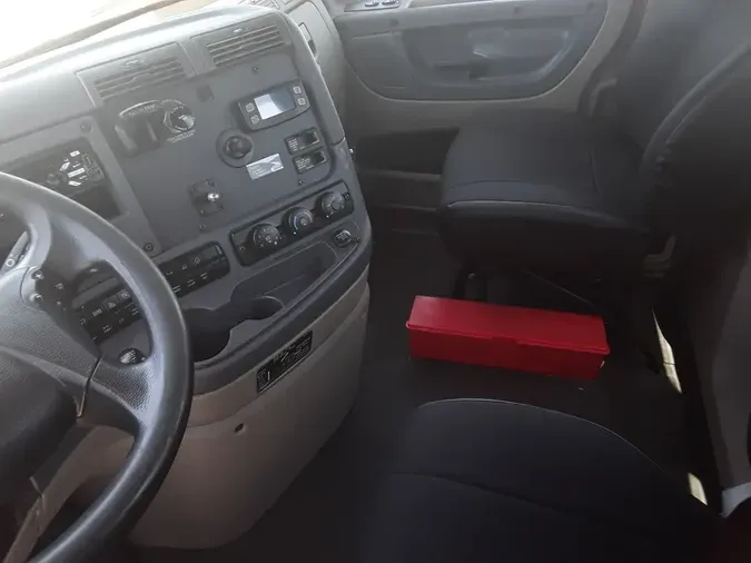 2018 FREIGHTLINER/MERCEDES NEW CASCADIA 126