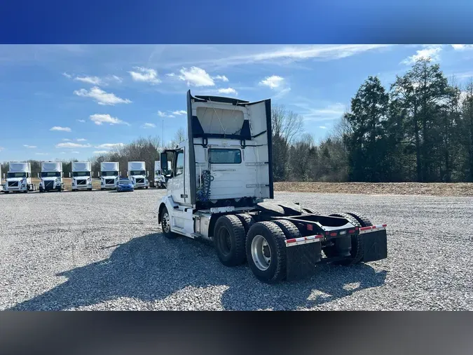 2018 Volvo VNL300