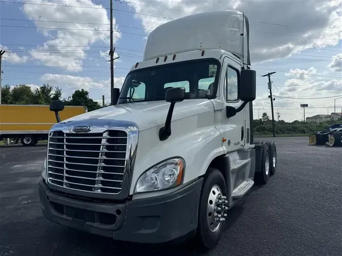 2018 FREIGHTLINER CA12562DC8aaf9a80f25143d429c69527e79c0494