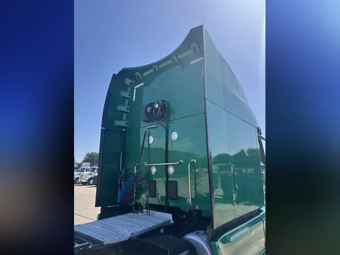 2023 Peterbilt 579