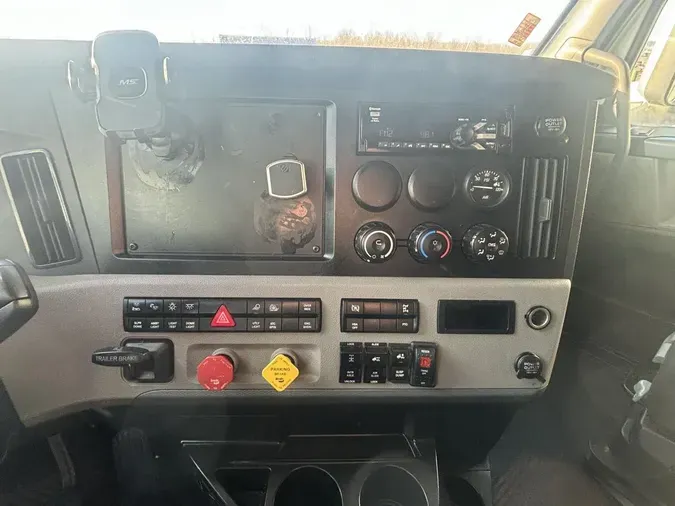 2020 Freightliner New Cascadia 126