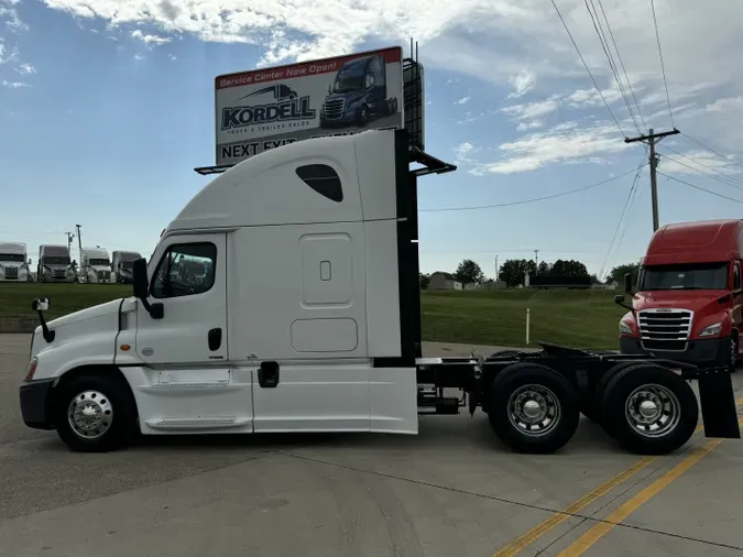 2015 FREIGHTLINER CASCADIA EVOLUTION