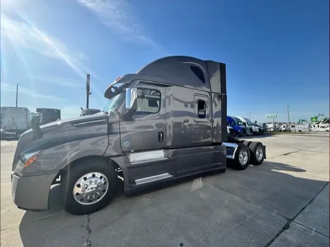 2023 Freightliner Cascadia 126