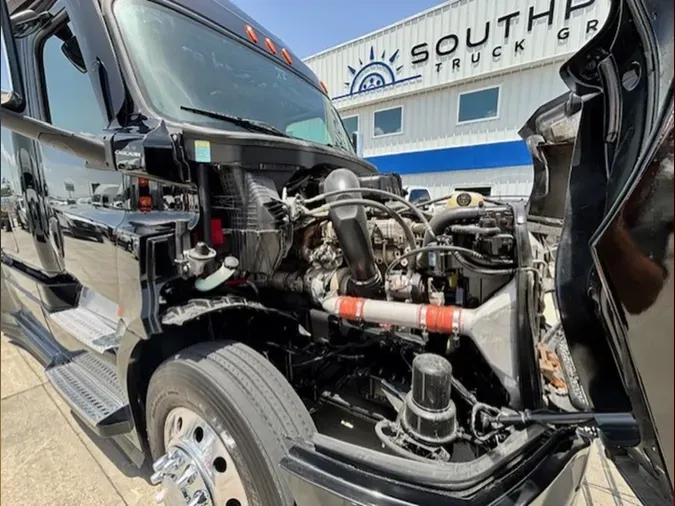 2023 Freightliner Cascadia 126