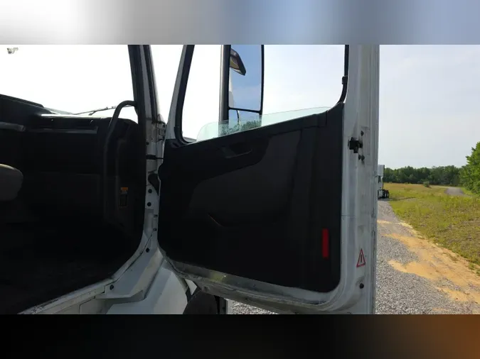2019 Volvo VNL300