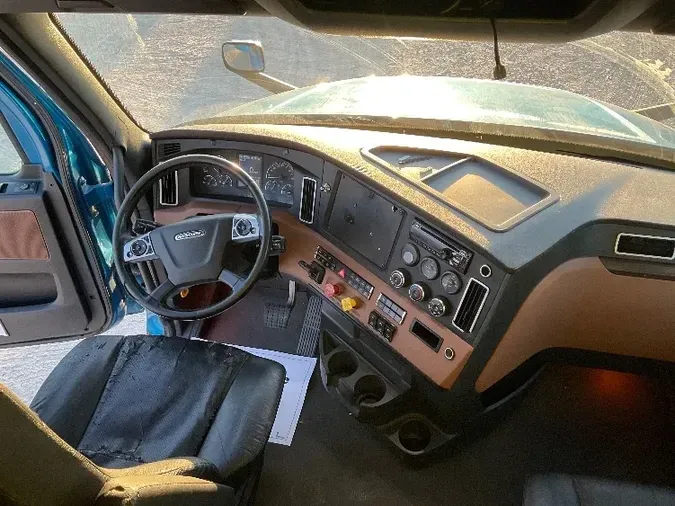 2019 Freightliner T12664ST