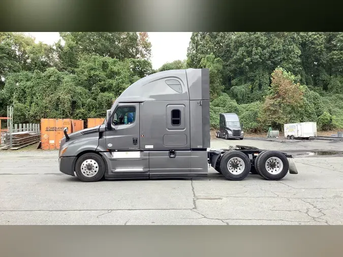 2024 Freightliner Cascadia