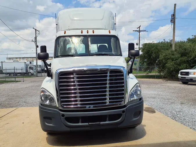 2018 FREIGHTLINER/MERCEDES CASCADIA 125