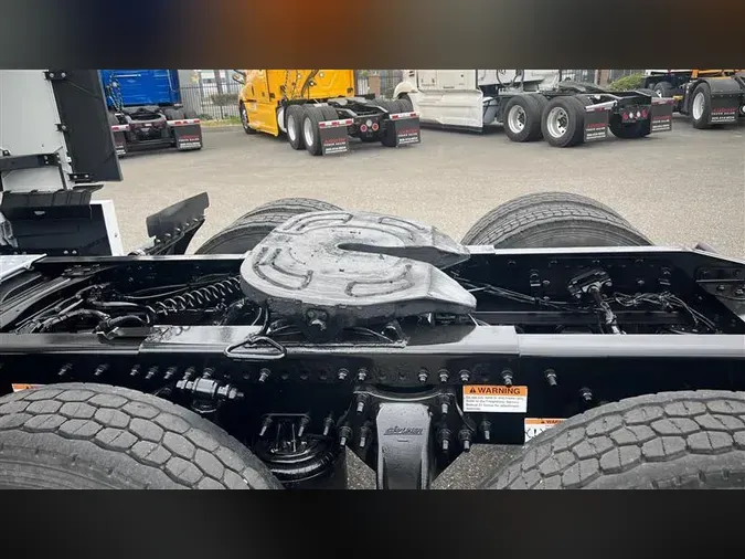 2023 FREIGHTLINER CA126