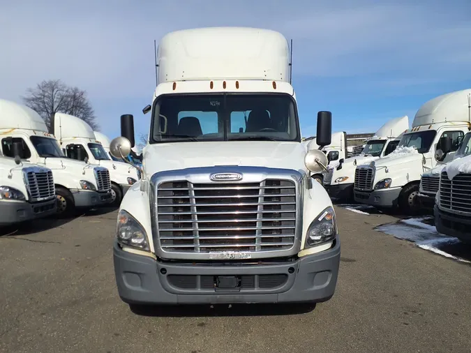 2019 FREIGHTLINER/MERCEDES CASCADIA 125