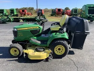 2016 John Deere X739