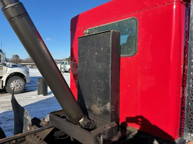 2018 Kenworth T3708ac6d76ce3aacec4f252f714c2476335