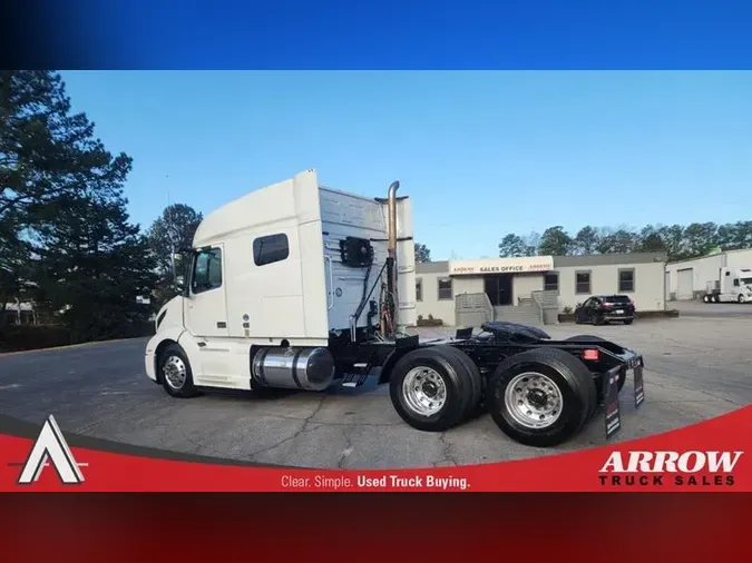 2021 VOLVO VNL740