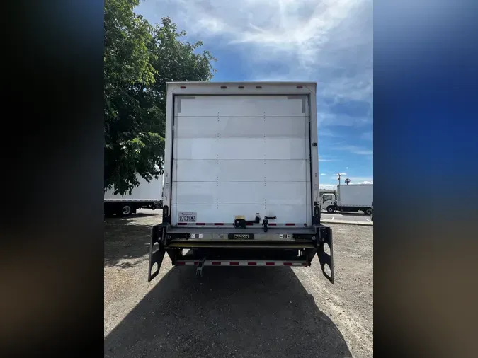 2019 FREIGHTLINER M2 106