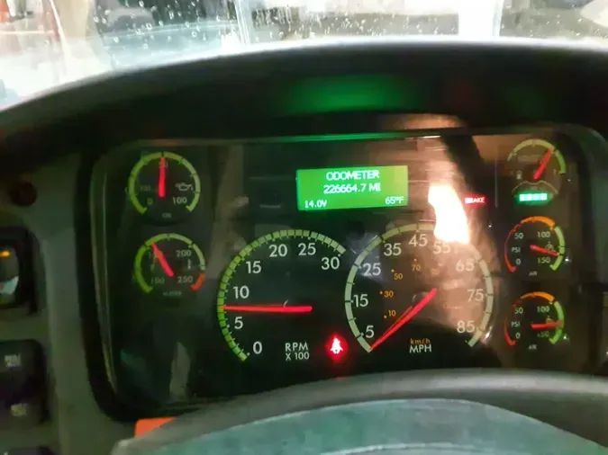 2019 FREIGHTLINER M2 106