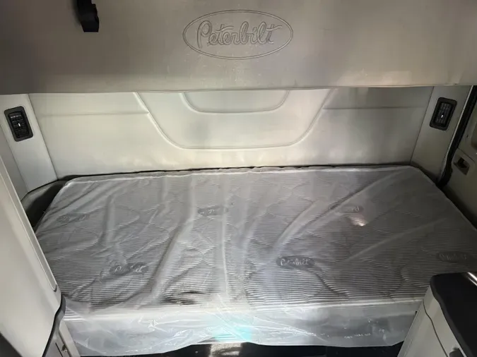 2022 Peterbilt 579