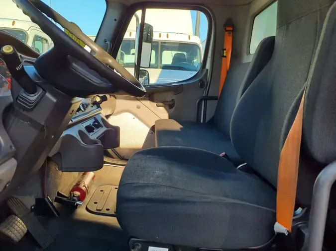 2019 FREIGHTLINER/MERCEDES M2 106