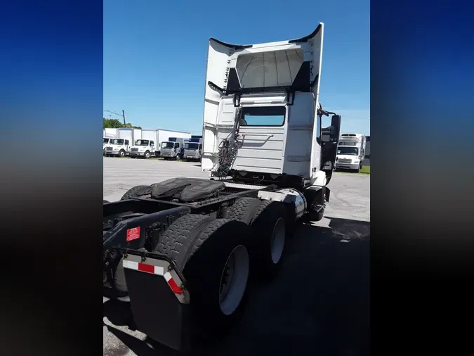 2018 VOLVO VNL64TRACTOR