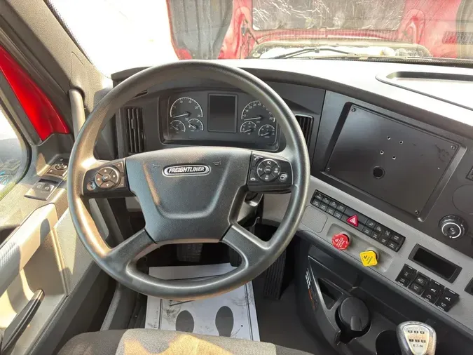 2021 FREIGHTLINER Cascadia 126