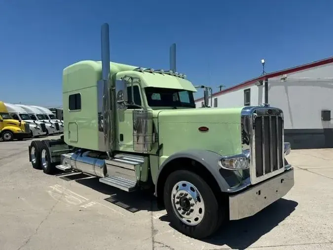 2023 Peterbilt 389