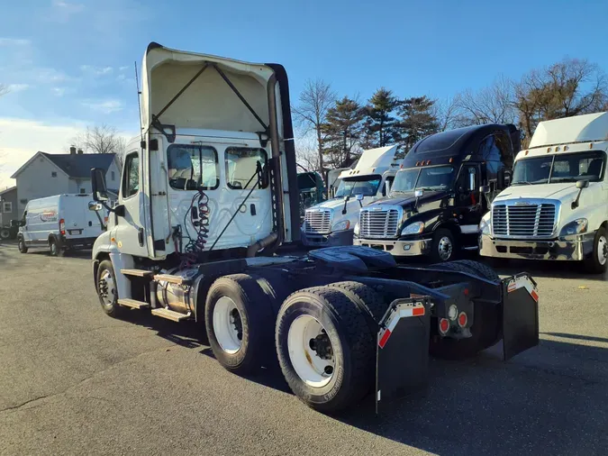 2020 FREIGHTLINER/MERCEDES CASCADIA 125