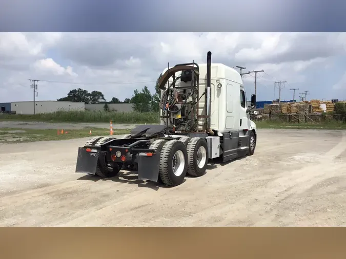 2021 Freightliner Cascadia 126