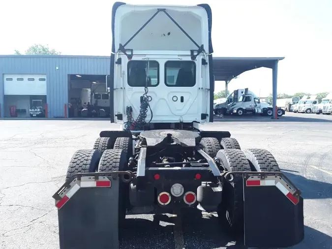 2018 FREIGHTLINER CASCADIA 125