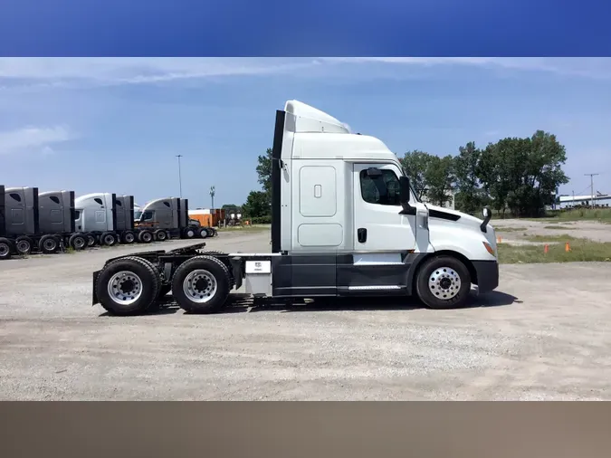 2020 Freightliner Cascadia 126
