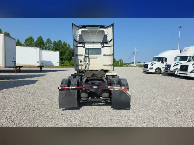 2018 Volvo VNL300