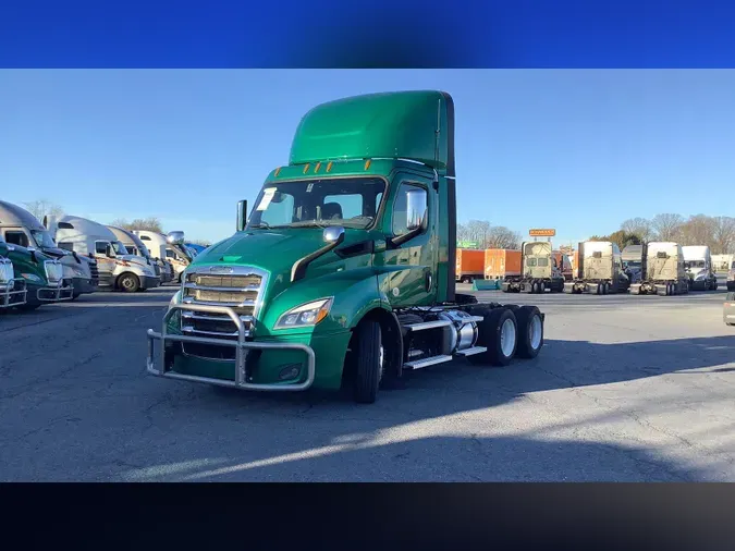 2020 Freightliner Cascadia 126